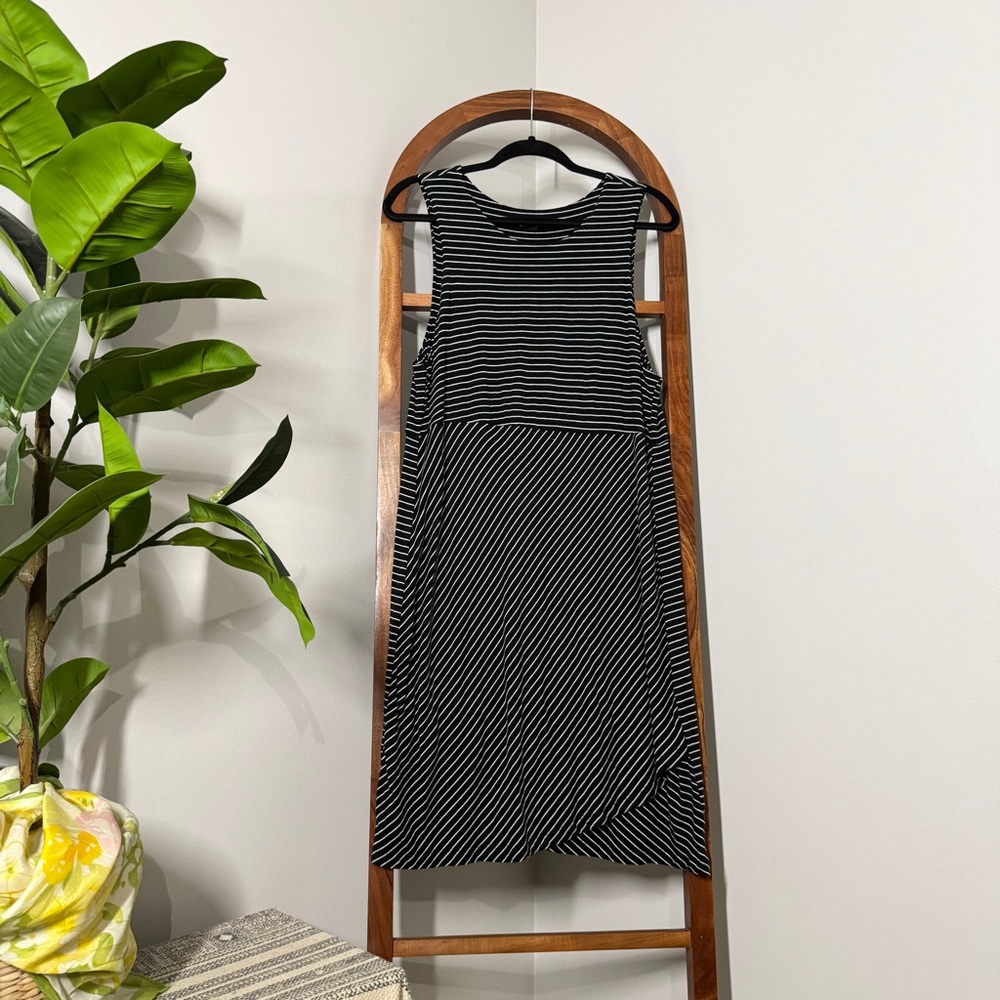 Athleta LARGE Black White Stripe La Palma Sleeveless Knit Dress